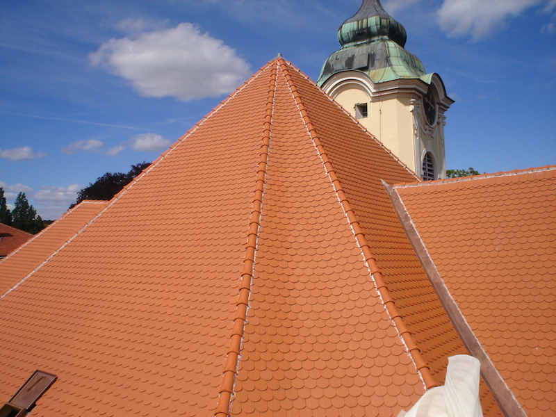 Kostel Lány krytina bobrovka detail