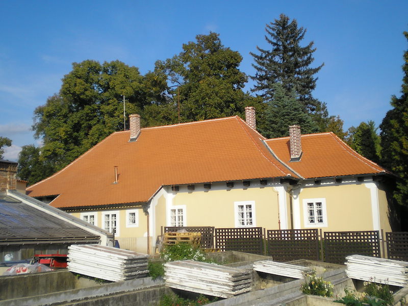 Vrátnice Zámek Lány krytina bobrovka