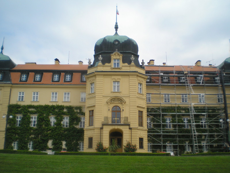 Zámek Lány krytina bobrovka